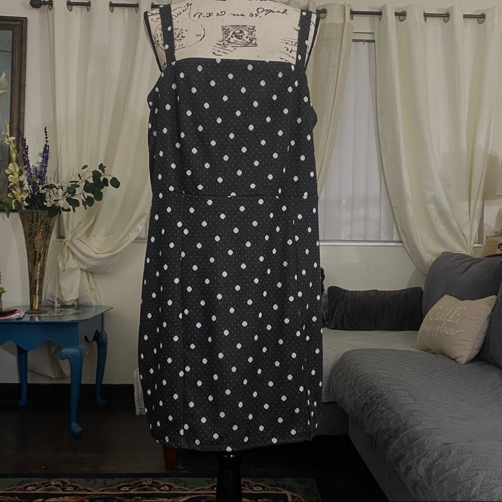 Dress - Picture 3 of 4